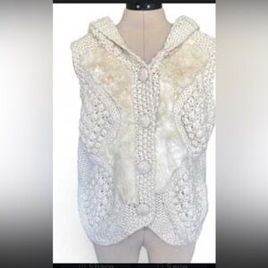 Anthropologie Pelage Crochet Sweater Vest
Medium Lily's Closet High-Low Hooded